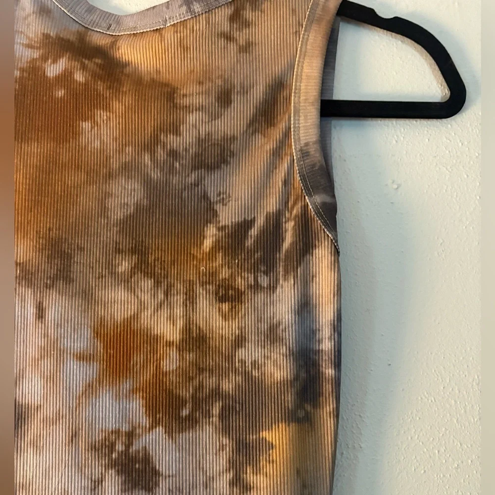 PrettyLittleThing Shape Tan Tie Dye Ribbed Bodycon Dress - Picture 12 of 12